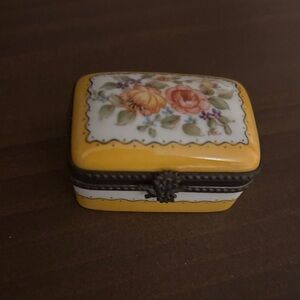 Vintage Rochard Limoges France Hand Painted Floral Trinket Box - Yellow & White